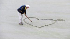 balance shoes for elderly