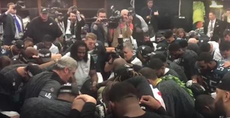 Philadelphia Eagles Knelt In Prayer After Winning Super Bowl