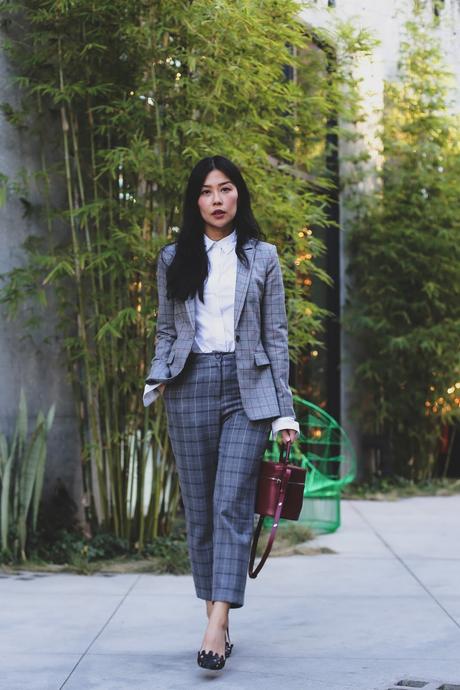 work outfit idea checkered pant suit 