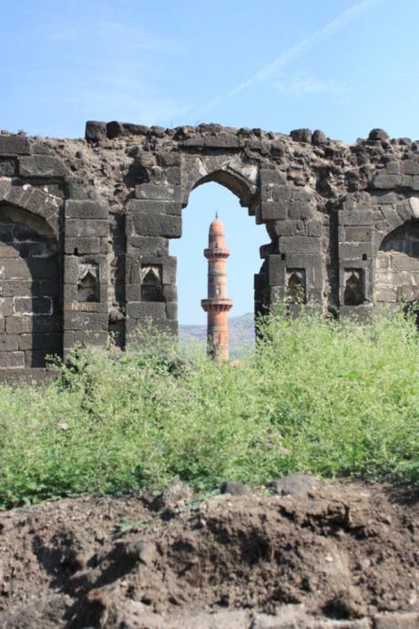 DAILY PHOTO: A Minaret Framed DAILY PHOTO: A Minaret Framed