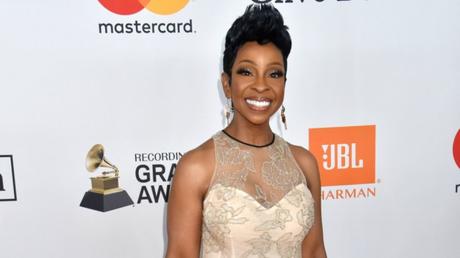 Gladys Knight Says Face Came From “God Given Genes” Not A Face Lift