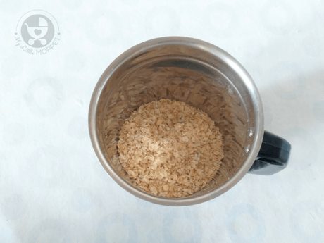 Add oats to the grinder jar 