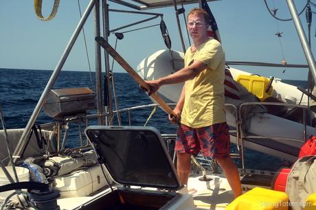 Suddenly without steering in the Caribbean Sea