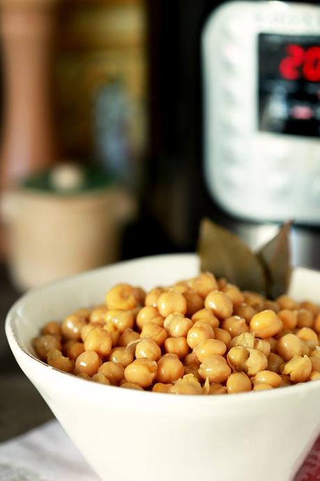 How to Prepare Chickpeas (or Garbanzo Beans) in the Instant Pot