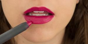How to Make Your Glossy Lipstick Matte Easily