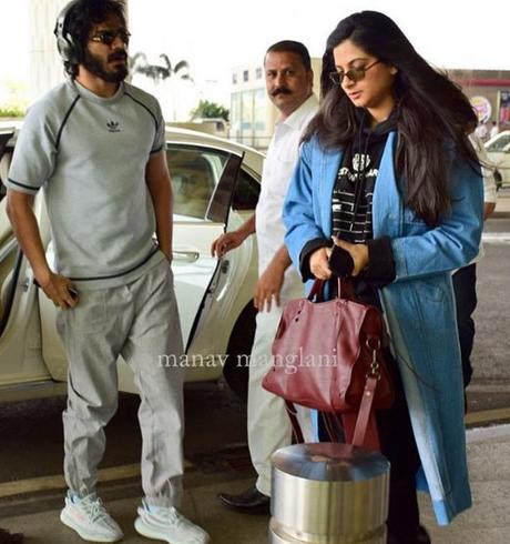 shreedevi, boneykapoor, shreedevi daughter, aiport lokks, bollywood family, rhea kapoor, sonam kapoor sisters, harshvardhan kapoor, rugged jeans, anil kapoor daughter, pune bloggers, mumbai bloggers, fashion bloggers India, best fashion bloggers India, delhi,