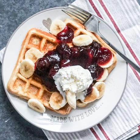 Recipe|| Sweet Waffles with Summer Fruit Compote
