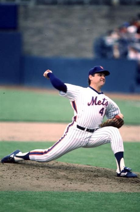 This day in baseball: Seaver’s contract