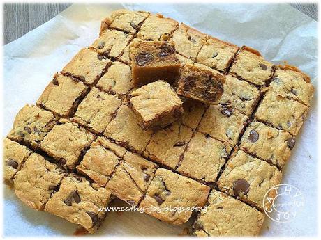 Chocolate Chips Cashew Butter Blondies