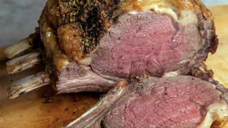 Carnivory – Could you benefit from eating an all-meat diet?