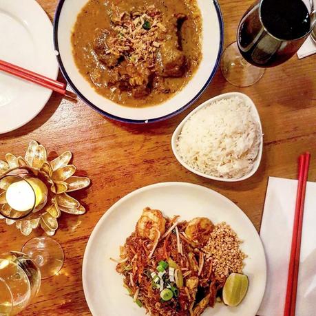 Eating Out|| Janetira Thai Soho