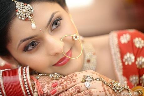 GET SPECIAL BRIDAL PACKAGES AND MAKEUP AT HOME SERVICES