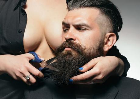 Four Essential Benefits Of Combing Your Beard