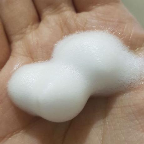 Hada Labo Gokujyun Super Hyaluronic Acid Foaming Wash Review