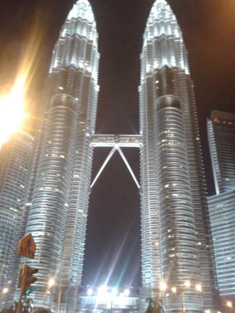 DAILY PHOTO: Petronas Towers by Night and by Day