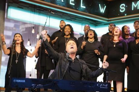 Michael W. Smith Performs ‘Surrounded: Fight My Battles’ On GMA