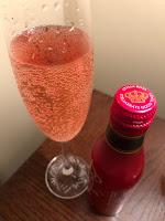 A Rosa Blooms (And Sparkles Too):  Stella Rosa Pink Sparkling Red Wine