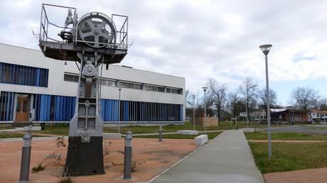 Exploring unusual sights on the Bordeaux University campus in Talence and Pessac