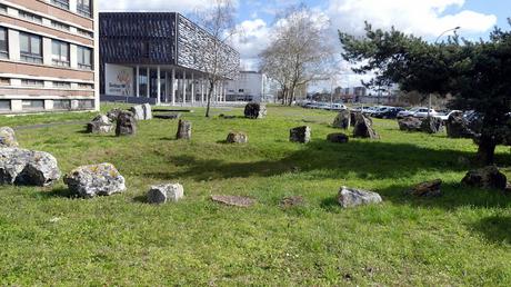 Exploring unusual sights on the Bordeaux University campus in Talence and Pessac