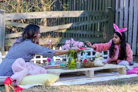 easter egg roll, easter backyard picnic, spring summer picnic, evening backyard party, tablescape for easter, sarah jessica parker gingham gap dress, lifestyle, mommy daughter blogger, myriad musings