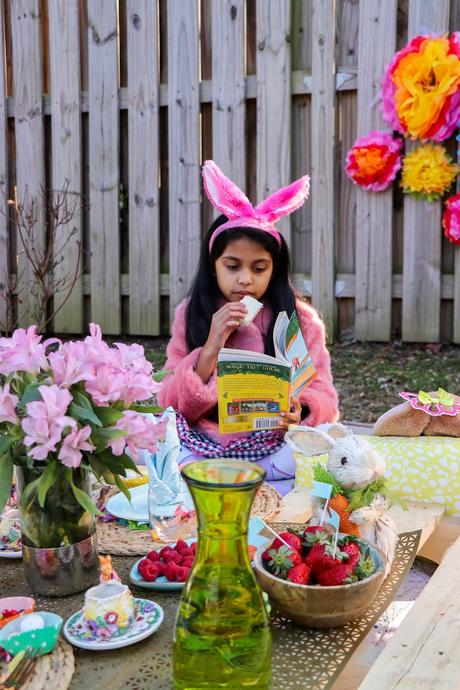 easter egg roll, easter backyard picnic, spring summer picnic, evening backyard party, tablescape for easter, sarah jessica parker gingham gap dress, lifestyle, mommy daughter blogger, myriad musings