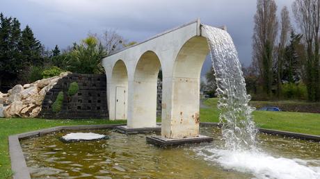 Villenave d’Ornon’s roundabout tributes to twin towns Seeheim-Jugenheim and Bridgend