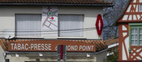 Villenave d’Ornon’s roundabout tributes to twin towns Seeheim-Jugenheim and Bridgend