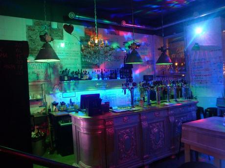 Mieszka W Polsce: Living in Poland – How to Find a Flat in Warsaw Piątkowe Picie: Exploring The Bars and Cafes of Nowa Praga, Warsaw's Coolest District