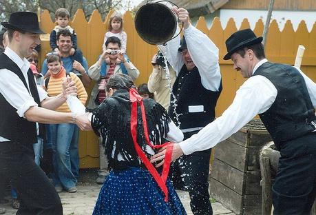 Smigus Dyngus: Wet Monday in Poland, What’s It All About? Smigus Dyngus: Wet Monday in Poland, What’s It All About?