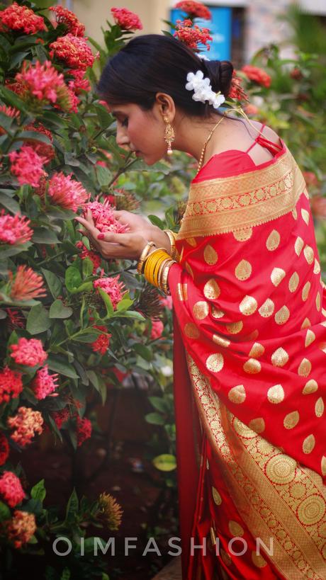 Red saree, Indian fashion Blogger, Banarasi saree, Ethnic bloggers, ethnic fashion, traditional fashion, How to wear a saree, How to wear red