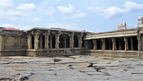 Another view of the Lepakshi temple