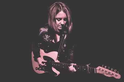 Gig review: Witten (DE). March 28th. A cozy evening with Charlotte Carpenter and chocolate shakes