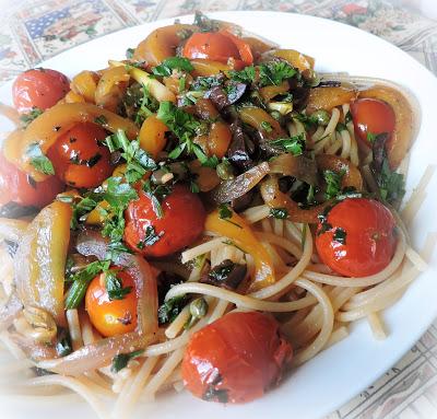 Spaghetti with Peppers, Olives & Tomatoes