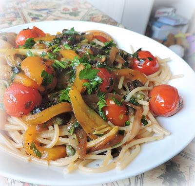 Spaghetti with Peppers, Olives & Tomatoes