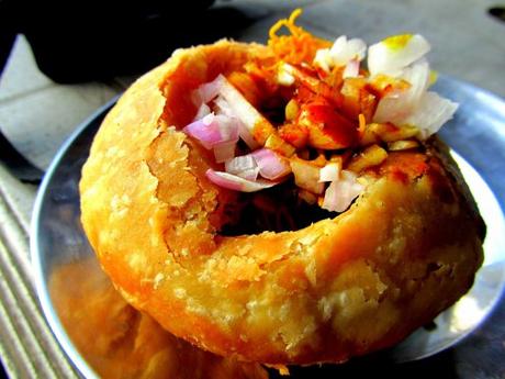 5 Mouth-Watering, Scrumptious Indian Snacks Perfect To Munch On Tea Time!