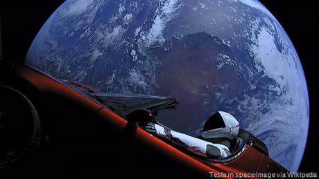 Elon_Musk's_Tesla_Roadster_in_space