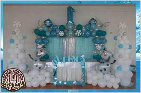 decoracion con globo frozen 16