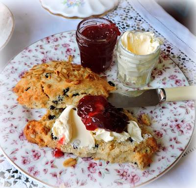 Lizi's Granola Scones