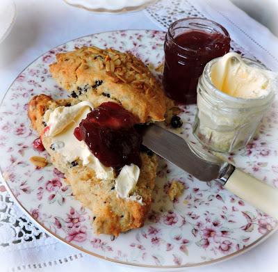 Lizi's Granola Scones