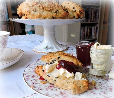 Lizi's Granola Scones