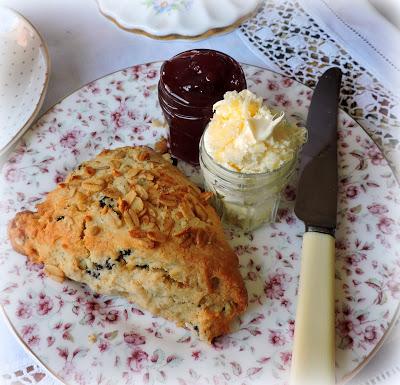 Lizi's Granola Scones