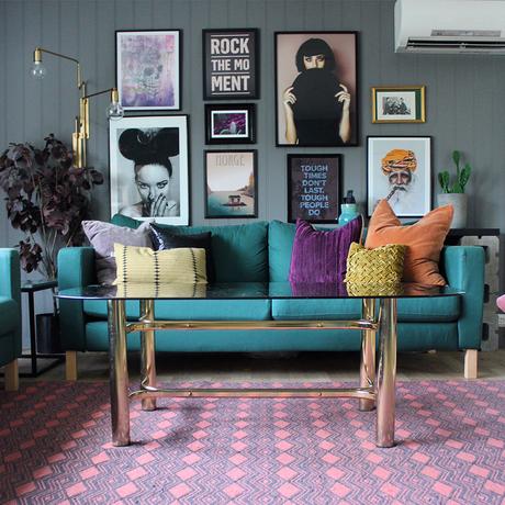 House Tour: House Tour: Colourful apartment- eclectic living room with vibrant accessories