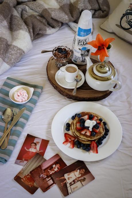 mothers day breakfast in bed, vanilla pancakes made with lefty field farms creamer, pancake recipe, mothers day gift guide, mothers day celebration, myriad musings 