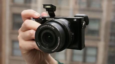 Top 4 Travel-Friendly Cameras For Every Travel Enthusiasts!