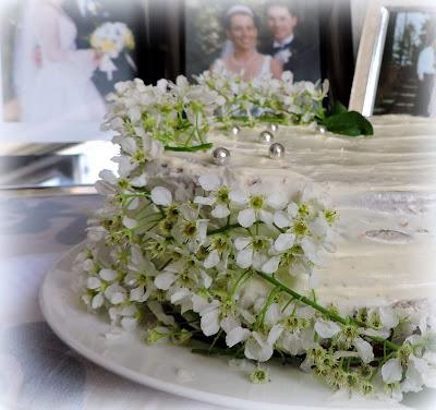 Lemon & Elderflower Cake