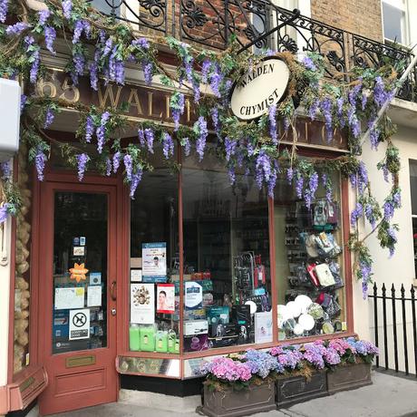 In & Around #London #Photoblog… Flowers, Fancy Shops & Flags In & Around #London #Photoblog… Flowers, Fancy Shops & Flags