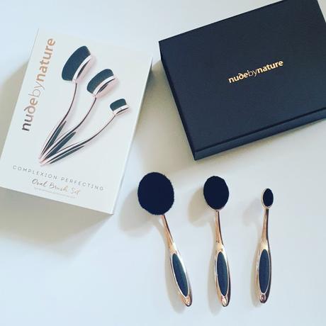 Nude by Nature Complexion Perfecting Oval Brush Set