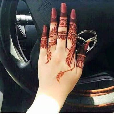 10 Trendy, Unique and Simple Mehandi Designs