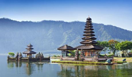Travel In And Around Indonesia Within Your Budget This Season!