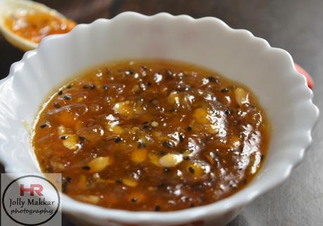 Khatti Meethi Kacche Aam ki Chutney, Sweet and Sour Raw Mango Chutney | Aam ki Launji